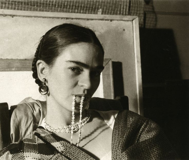 Frida Kahlo A Surreal Portrait of Resilience and Artistry