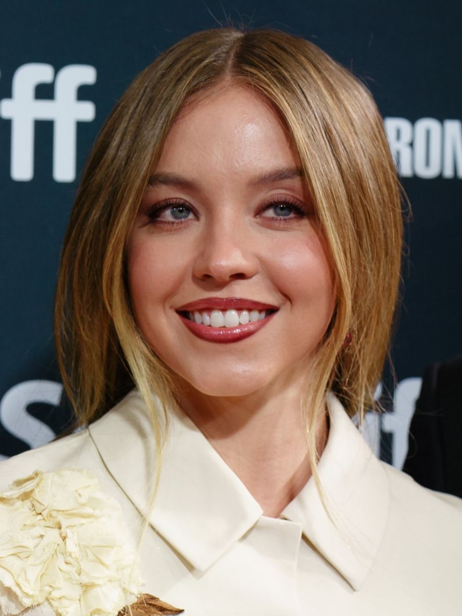 Sydney Sweeney: Beyond Euphoria - The Complete Rise of a Hollywood Powerhouse