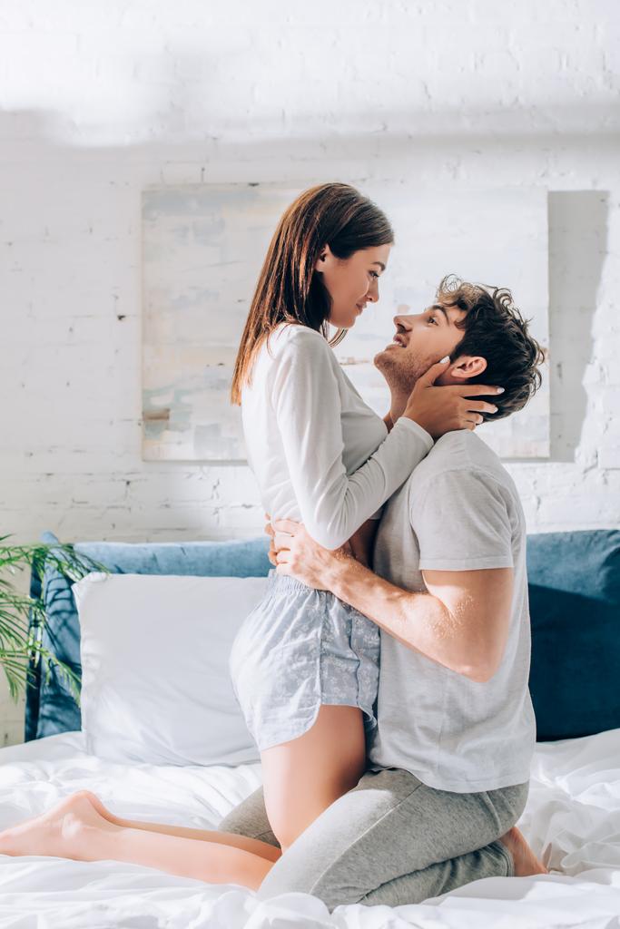 14 Signs He's Going To Be Good In The Bedroom