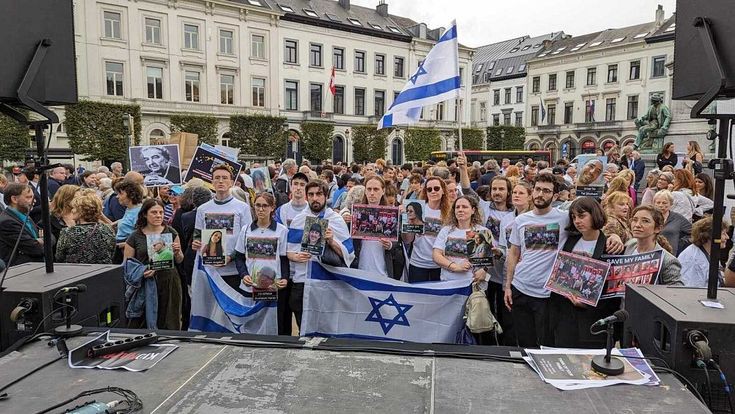 Israeli families hold rally in Tel Aviv